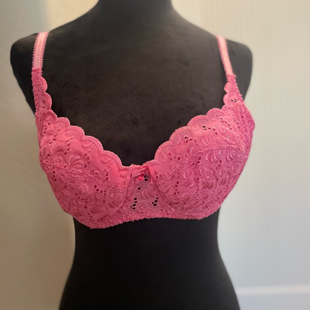 Delicates Rosy Pink vintage bra
